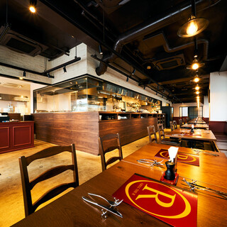 アクセス良好◎落ち着いた店内には個室もご用意