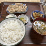 Inariya - もつ定食