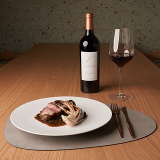 A dinner course with 11 dishes made with passion. Wine carefully selected by sommelier