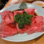 炭焼 金竜山 - 中カルビ