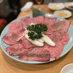 炭焼 金竜山 - 上タン