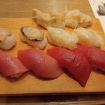 寿司 築地日本海 - みる貝　あわび　つぶ貝　中トロ　赤身
