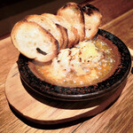 Takagi Shoten's grilled mackerel and cheese Ajillo