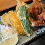 吉野鶏めし保存会 - ・野菜の天ぷら、ピーマンが美味しかった