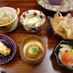 Yukimoto - 前菜盛り合わせ、志げ子なす、塩いかのごま酢和え、白まいたけ、信州サーモンのスモーク、下栗いも、鮎のアンチョビとうるか、松茸の味噌漬け、アケビのから揚げ