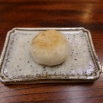柚木元 - 松茸入りのおやき、ホワイトソース