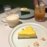 nof coffee - 『ハニーラテ(Hot)』
『かぼちゃのチーズケーキ』