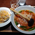 上海華龍 - 【2022.10.3(月)】本日の日替わりランチ①(辛みそラーメン&半チャーハン)900円