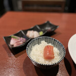 酒肴場 屯 - 海鮮丼¥500、刺身は別皿