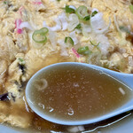 中華料理 喜楽 - 醤油系のアッサリスープの素ラーメン