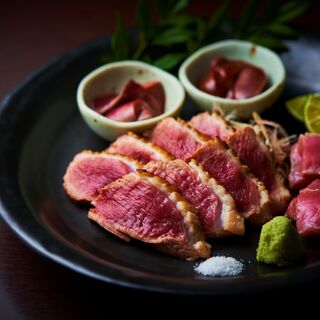 Fragrant seared duck meat and duck bamboo steamer. Made with fragrant domestic buckwheat flour