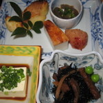 弁慶 - 焼き魚、冷奴、ひじき