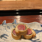 割烹 隆 - お昼のコース９６８０円。牛カツ。見事な火入れです。レア好きな方にはたまらない味わいだと思います。