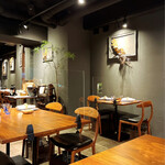 イル ネッビオ - シックで落ち着きのある内観です(o^^o)