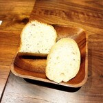 イル ネッビオ - パテシェ伊藤さんのフォカッチャ(写真左奥)は私のお気に入りです(o^^o)