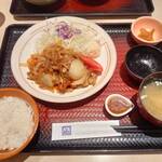 Ootoya - 生姜焼き定食　キャベツとポテトサラダ付き　　　ご飯少なめ