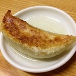 春き - 餃子（1人前）：醤油・ラー油・お酢（2013.04）