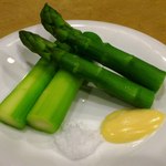 とら - 北海道から直送の極太アスパラガス