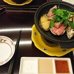 日本平ホテル - 黒毛和牛ロース、蒸し鮑