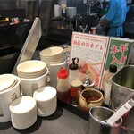 麺屋 博多 弁天堂 - 調味料台