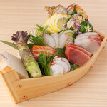 Eat this too! Yokohama Nankoshin specialty fresh fish boat platter