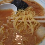 ラーメン光華 - 味噌ラーメン　680円　麺アップ