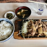 お食事処 ひぐらし - 豚の七味焼定食ご飯大盛¥950