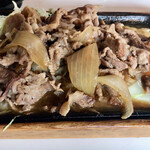 お食事処 ひぐらし - 黄身と絡めるとまた違う美味しさに