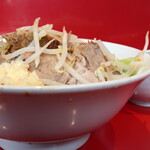 ラーメン二郎 - ラーメン半分＋ニンニク多め＋白ネギ