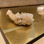 梅田 鮨 よこ田 - 甘エビ　これまた甘ーーーーい！少しのキャビアが全体のバランスを良くしてます！