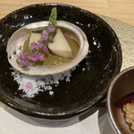 梅田 鮨 よこ田 - 鮑は肉厚で最強！肝ソースに赤酢シャリを入れると味が締まりとても美味しいリゾットに変身しました！