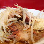 ラーメン二郎 - 豚の厚み