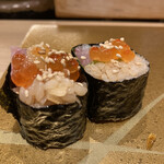 梅田 鮨 よこ田 - 海鮮巻き！タクアン入ってました！トロたくみたいなイメージ！海苔の風味がよく香り豊かで美味しいお寿司でした！