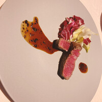 ヒカリヤ ニシ - 信州牛ヒレ肉の香草パン粉包み