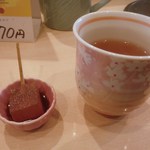 ワラビ餅をサービスしてもらいました