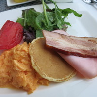 R restaurant & bar - 25年4月　朝食　スクランブルエッグ