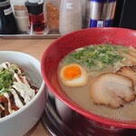 豚骨ラーメン てっぺん - 