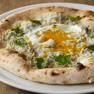 直送にて仕入れる鮮魚を使い、手間暇かけて作る一皿をお届け