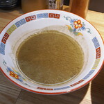煮干中華 余韻 - 煮干しつけ麺のつけ汁