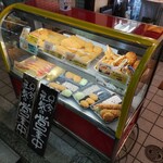 とんかつ多酒多彩 地蔵 - 店頭販売も人気。