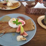 cafe nekoji - 無花果と梨のガレット。