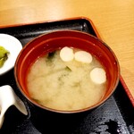 Hakodate Kaisen Izakaya Araku - お味噌汁