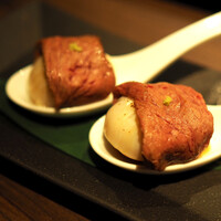 焼肉りんご - ホタテの炙り肉巻き