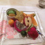 串揚げ maru - ＜2013年4月＞デザートも、珍しい果物いっぱいで美味しい～(^ｏ^)丿