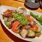 Washoku Baru Koiki - 海鮮野菜とアボカドのサラダ