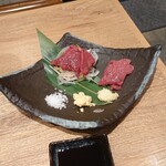 肉汁餃子のダンダダン - ■赤身馬刺し 878円(内税)■