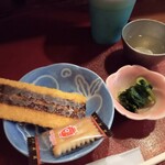 Nihonshu Dokoro Tashinami - 1杯目の奥。そして、名古屋土産の菓子が追加されました。