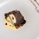 La Brianza - ボネピエモンテーゼアングレーズソース。