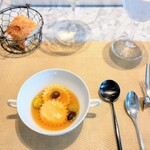 La Brianza - かぼちゃのラビオリ銀杏とムカゴ。すご〜い!！ハロウィンメニューっぽい。わたし的に今年の初銀杏。ここ数年銀杏大好きでとても嬉しい(*˘︶˘*).｡.:*♡ ムカゴもかわいくて嬉しい☆