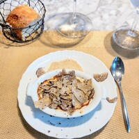 La Brianza - トリュフと玉子のオーブン焼き。色的にもう少しサマートリュフかな〜